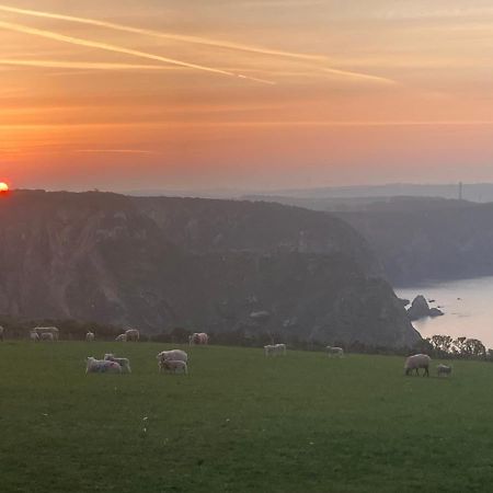 Coast Path Camping Hotell Haverfordwest Eksteriør bilde